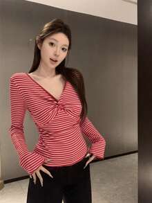 Stylish V-Neck Striped Long Sleeve Slim Fit Top, Early Spring - Red - View 3
