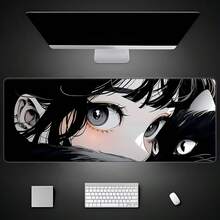 大型游戏键盘垫、笔记本电脑键盘垫、桌面垫 - 一款动漫风格设计的大型鼠标垫；特写镜头展现了动漫少女的眼睛和一只黑猫。- 采用精密缝边工艺，防滑橡胶底座，多种尺寸可选：15.7*35.4 英寸（40*90 厘米）。- 易于清洁，可水洗，是居家使用的理想之选。 - E - 查看 4