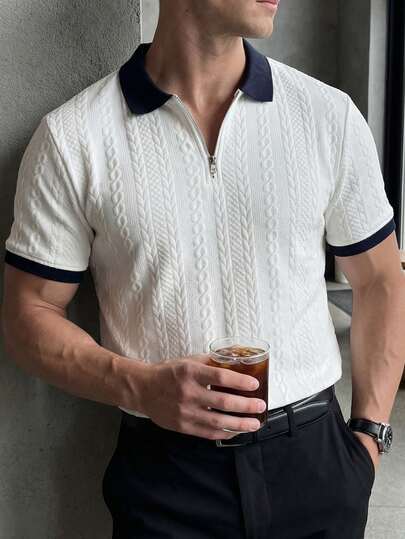 Herenpolo met jacquardstructuur, contrasterende kraag en halve ritssluiting, geschikt voor dagelijks woon-werkverkeer, reizen, vakantie en buitenactiviteiten. Casual minimalistische stijl, urban en volwassen stijl, Britse gentleman-stijl.