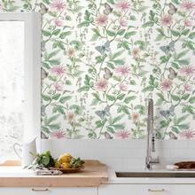 1卷花卉图案自粘墙纸，蝴蝶花卉图案，尺寸为17.32英寸*118.1/196.8/393.7英寸，复古花卉墙纸，可移除自粘墙纸，适合租房者，用于家居装饰、家具DIY和春季节日装饰 - 彩色 - 查看 10