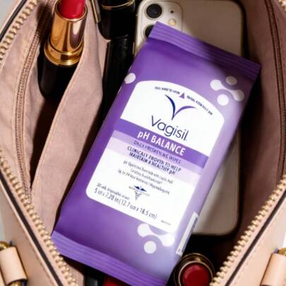 PH Balance Daily Freshening Wipes 20 Ct - On-The-Go Feminine Freshness Resealable Pouch