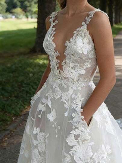 Deep V Neck Floral Lace Mesh Bridal Wedding Dress With Pockets & Train