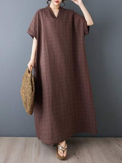 AZAH 2026 Plus Size Women's Brown Plaid Long Dress, V-Neck Batwing Short Sleeve With Pockets, Loose A-Line Woven Fabric, Regular Length Sleeve Summer Bohemian Casual Vacation Dress, Plus Size Maxi Dress, Summer Floral Print, Regular Hem With Pockets Beach Dress, Lining Nightgown Style Elegant
