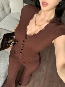 abyoxi Bộ đồ nữ màu nâu, phối ren, tay ngắn cổ chữ V, cài cúc một hàng, dáng ôm gồm áo thun và quần ống loe, kiểu dáng thanh lịch cổ điển, thường ngày, phù hợp đi làm, hẹn hò, dạo phố, áo thun dệt kim gân và quần dài, thích hợp cho mùa xuân hè. - màu nâu - Xem 3