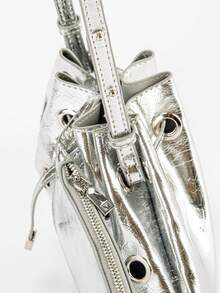 春夏新款镂空金属街头风单肩包、斜挎包、抽绳水桶包、流浪包、时尚女包、复古街头风包、可调节肩带两用单肩包、情人节女包 - 亮銀色 - 查看 5