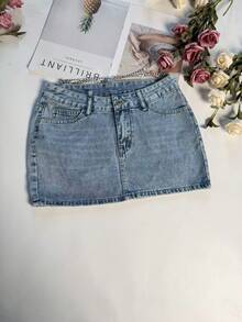 时尚女士迷你牛仔裙，直筒版型，饰有链条，休闲无弹牛仔面料 - 藍色 - 查看 7