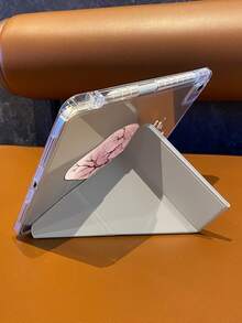 这款以解剖学心脏插图为灵感的疗愈之心平板电脑保护套，将生命、情感和自然元素融为一体，展现出独特而艺术的魅力。柔和的粉色调搭配精致的线条艺术和花卉细节，营造出一种宁静而深邃的疗愈氛围——仿佛在提醒我们：心随着时间的流逝而温柔地成长。 - 彩色 - 查看 6