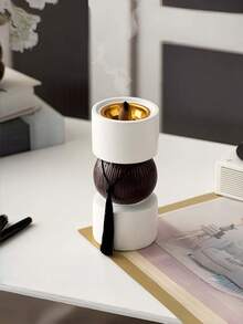 Máy khuếch tán tinh dầu bằng nhựa cao cấp này có thiết kế đen trắng trang nhã, phù hợp để trang trí nhà cửa, văn phòng, các dịp lễ hội và phòng tập yoga, vừa có tác dụng trang trí vừa có tác dụng trị liệu bằng hương thơm. Sản phẩm cũng có thể được sử dụng làm vật trang trí phòng khách, quà tặng tựu trường, quà tốt nghiệp, quà lưu niệm, quà tặng ngày Valentine, quà tặng cho phụ nữ và quà cưới. - Nhiều màu - Xem 9