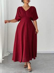 Pretty and Ole 大码 V 领纯色短袖休闲连衣裙，简约时尚，适合日常穿着、情人节
