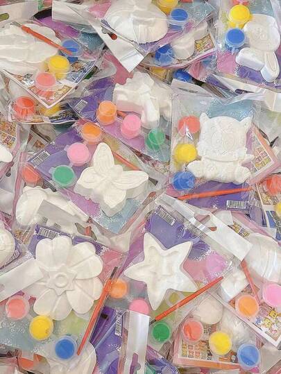 1 pieza Juguete de pintura de yeso blanco miniatura creativo para niños - Muñecas de yeso DIY para dibujar y crear, juguete de manualidades y artes para niños (entrega aleatoria) (embalaje aleatorio)