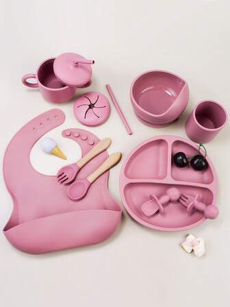 Set de 9 piezas (Rosa) de utensilios de alimentación para bebé, incluye: Tazón de silicona (con base de succión), Babero de silicona ajustable, Vaso con pajita de silicona, Taza para snacks de bebé, 2 pares de tenedor y cuchara de silicona adecuados para el agarre del bebé