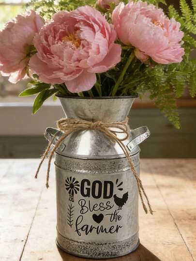 Natural Imprint Vase. Suitable For A Vibrant Red Rose Bouquet, Placed On The Bedside Table In The Bedroom, Paired With Soft Lighting, Creating A Warm And Simple Home Relaxation Atmosphere.