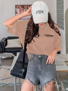 Women's Oversized Printed T-Shirt - Cheerful Paradise Phrase - Loose, Casual, Stylish, Modern, And Cool Blouse - 稻草 - 查看 2
