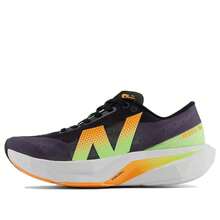 (WMNS) New Balance FuelCell Rebel V4 'Black Graphite White Peach' - màu đen - Xem 1