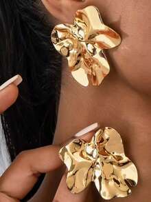 1对时尚铁合金不对称光滑花朵女士耳环，优雅独特，百搭