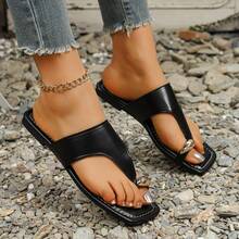 Fashionable Versatile Vacation Style Flip Flops Sandals, Toe-Ring Slip-On-On Metal Strap Chic Flat Beach Slippers - Black - View 17