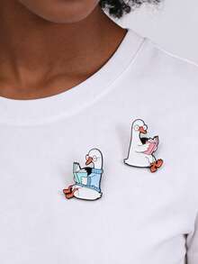 1pc/Set Silly Goose Reading Brooch Enamel Pins Cartoon Cute Couple Goose Reading Brooches Backpack Lapel Badge Jewelry Gift For Friends - Multicolor - View 3
