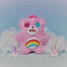 Spin Master FugglerXCare Bears 趣味丑陋怪兽，9 英寸玩具，欢呼熊/团结熊/生气熊/分享熊，拥有类似人类的牙齿，适合儿童、青少年和成人的收藏玩偶 - 歡呼熊 - 查看 4