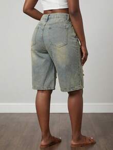 女士时尚街头风超大款破洞流苏牛仔七分短裤，宽松显瘦五口袋阔腿短裤 - 淺色水洗藍 - 查看 2