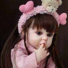 22英寸（约55厘米）逼真重生娃娃，全乙烯基身体，长发公主幼儿玩具，生日礼物，娃娃，柔软乙烯基，儿童娃娃，浴缸陪伴玩具，过家家玩具，生日礼物，圣诞礼物（包含奶嘴、奶瓶、尿布、出生证明） - 粉色 - 查看 3