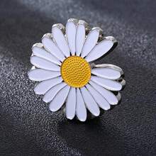 1/3/6/9pcs Daisy Enamel Brooch, Oil Drop Brooch, Fashion Accessory Pin, Japanese Metal Badge, Mini Lapel Pin, Enamel Badge, Alloy Brooch, Versatile Brooch - Multicolor - View 7