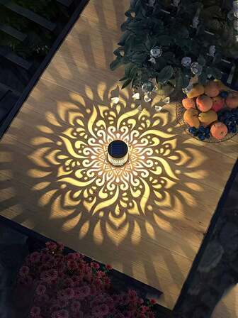 4 piezas de luces de pared con proyección solar de hierro forjado - Arte de sombras con corte láser, adecuado para uso en exteriores, IP65 a prueba de agua, decoración de fachada de jardín, ángulo de haz de 120°