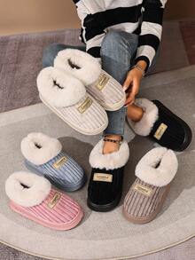 时尚舒适保暖情侣拖鞋 - 加厚羊毛内里，温暖舒适 - 室内外皆宜 - 防滑加厚鞋底 - 防寒加厚保暖短靴 - 节日必备礼物