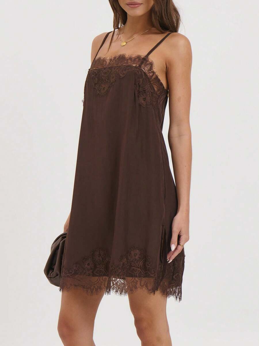 Women Lace Trim Satin Camisole Dress Silky Spaghetti Strap Square Collar Cami Flowy Asymmetrical Going Out Tank - 巧克力棕 - 查看 1
