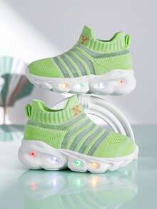 2026 New Kids Light Up Socks Shoes, Boys & Girls Breathable Sports Shoes, Glowing Flashing Soft Bottom Baby Shoes, Toddler Casual Shoes With Lights - Green - View 3