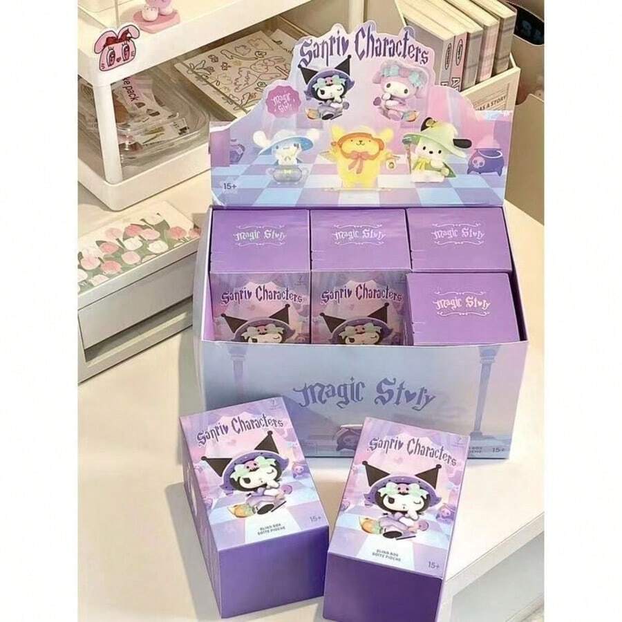 Sanrio 2025年新款三丽鸥魔法故事盲盒套装 - 6个可爱收藏人偶 + 1个神秘惊喜，萌系桌面装饰，成人减压玩具，奇幻主题可爱卡通娃娃迷你饰品，价格实惠，随机盲盒玩具