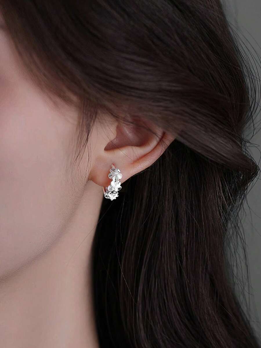 1 Đôi bông tai bạc S925 hình hoa đơn giản dễ thương, bông tai vòng hoa đa năng dành cho nữ, thích hợp đeo hàng ngày và đi làm, món quà bông tai hoa thiết kế độc đáo và thời trang.