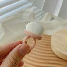 Ring Style Nail Art Pre-Treatment Back Edge Dust Brush Finger Ring Type Fine Soft Bristle Brush Nail Dust Sweeper Nail Art Tool 1 Piece - Cọ quét bụi màu hồng XY số 017 - Xem 2