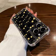Muchos gatos negros de dibujos animados con ojos amarillos. Esta elegante funda es compatible con los modelos  17, 16, 15, 14 Pro Max, 13, 12, 11, XR y XS Plus. Fabricada en TPU flexible, resistente a golpes y arañazos, ofrece una excelente protección contra caídas y un agarre cómodo. Es un regalo ideal para familiares, amigos y seres queridos, y una opción perfecta para festivales. - transparente - Ver 4