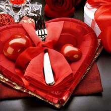 10.47 Inch (Approx. 26.6 Cm) Large Red Heart-Shaped Disposable Paper Plates, Suitable For Mother's Day, Wedding, Birthday Party, Valentine's Day - Red - View 4