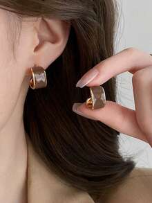 1 Paar vintage elegante emaillierte geometrische C-förmige Creolen, lässig und modisch für Frauen - Braun - Übersicht 2