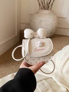 这款甜美的PU斜挎包饰有蝴蝶结，休闲时尚，小巧精致，印有爱心图案并点缀着蝴蝶结。它满足基本的收纳需求，有多种颜色可选，精致百搭，可轻松搭配任何风格。适合日常佩戴、旅行、购物和摄影，四季皆宜，也是送给青少年的绝佳礼物。斋月快乐！ - 蝴蝶結手提包 - 查看 14