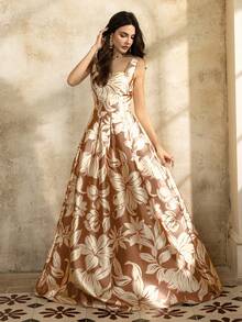 Faeriesty 优雅方领无袖女士长款连衣裙：刺绣花卉图案，可调节系带后背，修身胸衣，飘逸裙摆，奢华缎面面料——完美适用于婚礼宾客、新娘写真、花园派对、正式场合、浪漫春季度假等场合。 - 卡其色 - 查看 5