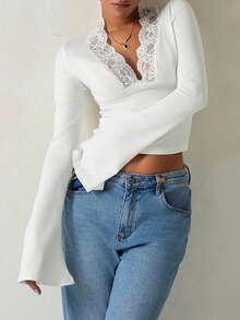 Women Lace Long Sleeve Going Out Tops Y2k Low Cut V Neck Slim Fitted Bell Sleeve Shirt Lace Trim Tee Shirts Going Out Crop Tops Casual Streetwear - 白色 - 查看 4