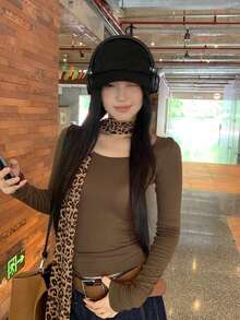 1 áo lót dài tay nữ, thiết kế độc đáo, kiểu dáng thời trang kèm khăn quàng cổ, hàng mới về mùa thu. - Màu nâu - Xem 4