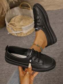 Women's Classic Versatile Round-Toe On Casual Lace-Up Soft-Soled Comfortable Flat Outdoor Sports Casual Shoes. The Upper Is Simple With Smooth Lines, And The Overall Look Is Clean And Neat. Suitable For Spring, Summer And Autumn, Perfect For Daily Outings, Campus Life, Vacations And Street Fashion Matching. - 黑色 - 查看 5