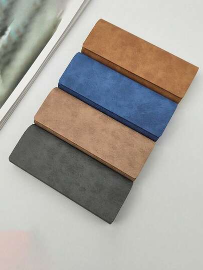 1个便携式防压羊皮纹理眼镜盒，超轻便，方便旅行携带，简约复古设计，适用于近视眼镜和太阳镜，硬壳光学眼镜盒，男女通用，日常携带，时尚便捷的阅读眼镜收纳盒，柔软内衬，防刮擦表面，小巧便携，方便整理桌面和包袋，保持镜片清洁，耐腐蚀表面，经典外观搭配现代保护衬垫，适合旅行、工作和日常使用。