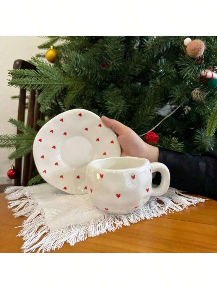 1 set de tasses à café à motif cœur, tasses en céramique, convenant au café, au thé, au cappuccino, au latte et au lait. Caractéristiques d'une grande conception de poignée, micro-ondes et lave-vaisselle. Set de tasses à café et sous-tasses en céramique artisanale, une paire de tasses et sous-tasses en céramique en forme de cœur. Idéal pour la Saint-Valentin, la Fête des Mères ou les cadeaux de rentrée scolaire. - Multicolore - Voir 1