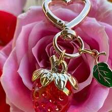 Exquisite Cute Little Flower Strawberry Love Keychain Suitable For Ladies And Girls Fashion Bags School Bag Pendants Fashionable Novelty Accessory For Keys And Purses Valentines - 彩色 - 查看 3
