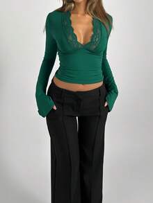 Women Lace Long Sleeve Going Out Tops Y2k Low Cut V Neck Slim Fitted Bell Sleeve Shirt Lace Trim Tee Shirts Going Out Crop Tops Casual Streetwear - 綠色 - 查看 3