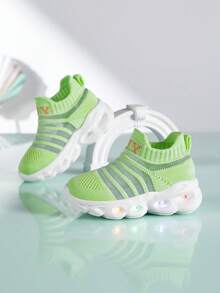 2026 New Kids Light Up Socks Shoes, Boys & Girls Breathable Sports Shoes, Glowing Flashing Soft Bottom Baby Shoes, Toddler Casual Shoes With Lights - Green - View 10