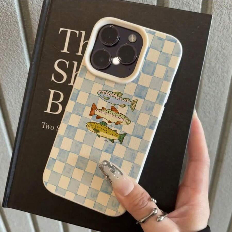 Illustration Pattern Of Blue Plaid Colorful Fish, Lychee Texture Ivory White Phone Case Suitable For Apple For Iphone 17, 16, 15, 14, 13, 12, 11 Plus Pro Max Series. A Stylish And Personalized Ins-Style Protective Cover, Featuring A Minimalist Desig,Suitable For IPhone17 Air - 白色 - 查看 1