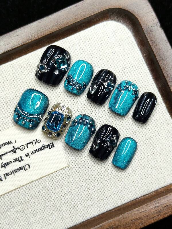 Conjunto de 10 peças de unhas postiças reutilizáveis com efeito olho de gato, feitas à mão, em formato quadrado e com strass. Um presente luxuoso e discreto para meninas.