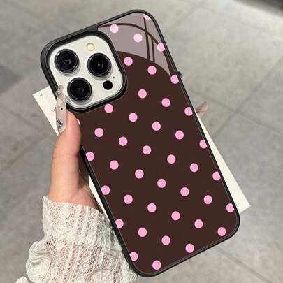 粉色波点图案时尚手机壳，亮棕色底，兼容苹果 Galaxy S21/S21+/S21 Ultra、Galaxy S22/S22+/S22 Ultra、Galaxy S23/S23+/S23 Ultra、Galaxy S24/S24+/S24 Ultra 等热门机型。采用棕色底色搭配粉色波点元素，亮面材质，春季礼物之选，生日、周年纪念日派对礼物。国际版，非国内版。