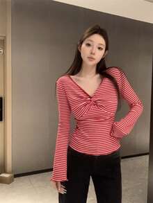 Stylish V-Neck Striped Long Sleeve Slim Fit Top, Early Spring - Red - View 4