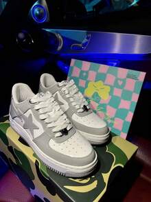 A BATHING APE 真皮经典舒适低帮时尚运动鞋，男女通用 - 淺灰色 - 查看 4